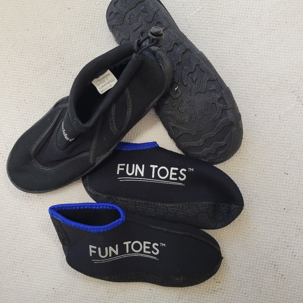 Aqua Socks and Fun Toes Bundle Fits A Ladies 7 or 7.5